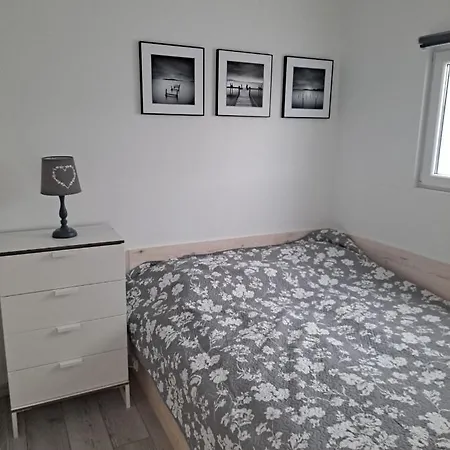 Radosna Zatoka - Z Ogrodzeniem Campingplads
