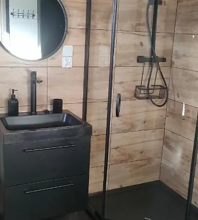 Radosna Zatoka - Nowe Domki, Kazdy Z Wlasnym Ogrodzeniem Kemping