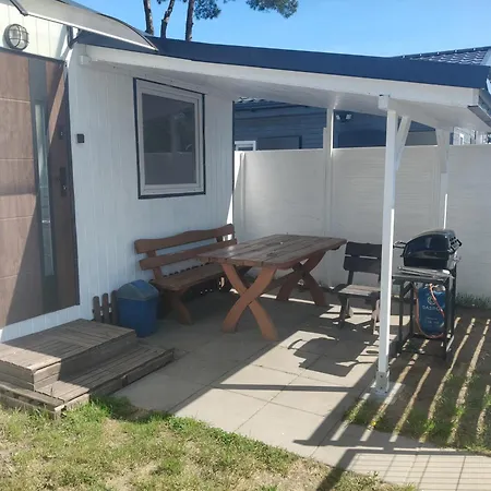 Radosna Zatoka - Nowe Domki, Kazdy Z Wlasnym Ogrodzeniem Kemping *