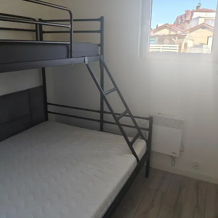 Radosna Zatoka - Z Ogrodzeniem Campingplads Międzywodzie