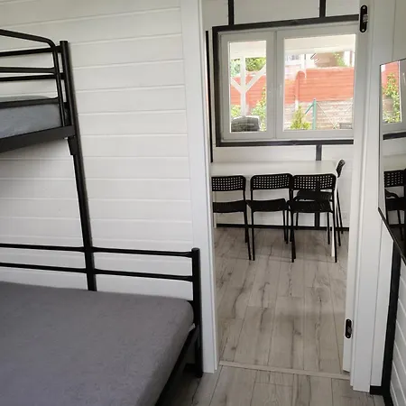 Radosna Zatoka - Z Ogrodzeniem Campingplads Międzywodzie