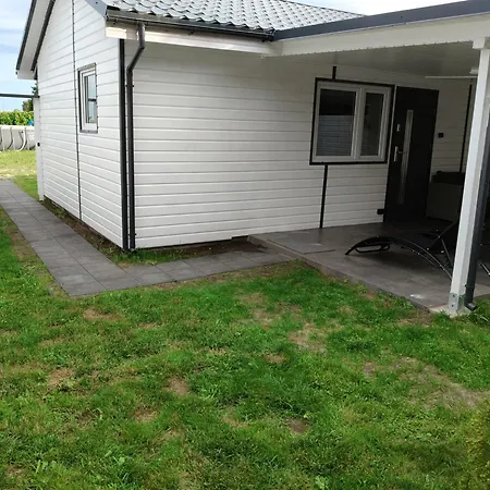 Radosna Zatoka - Z Ogrodzeniem Campingplads